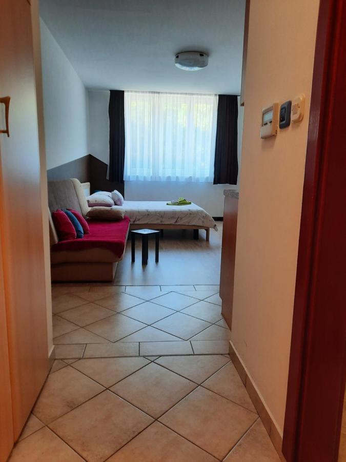 Apartmani Lorena Póla Kültér fotó